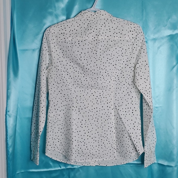 R Essentials Long Sleeve Fitted Button Up Blouse - Picture 4 of 4
